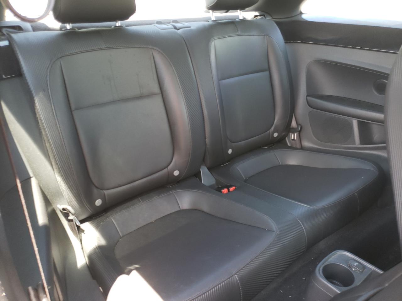Photo 6 from auction – 2013 VOLKSWAGEN BEETLE with VIN 3VWJP7AT3DM618883