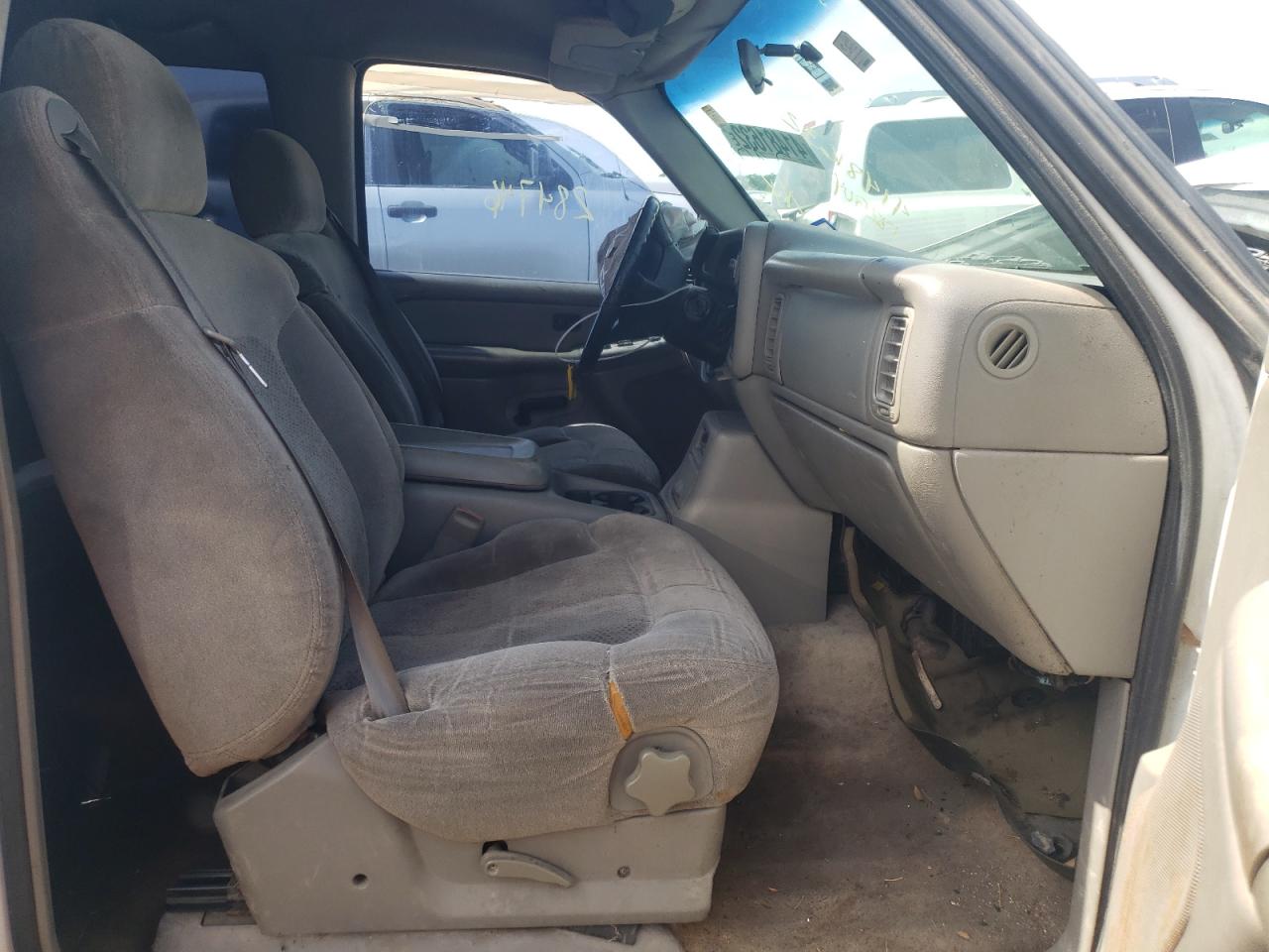 Photo 5 from auction – 2000 CHEVROLET SILVERADO with VIN 2GCEC19T8Y1182904