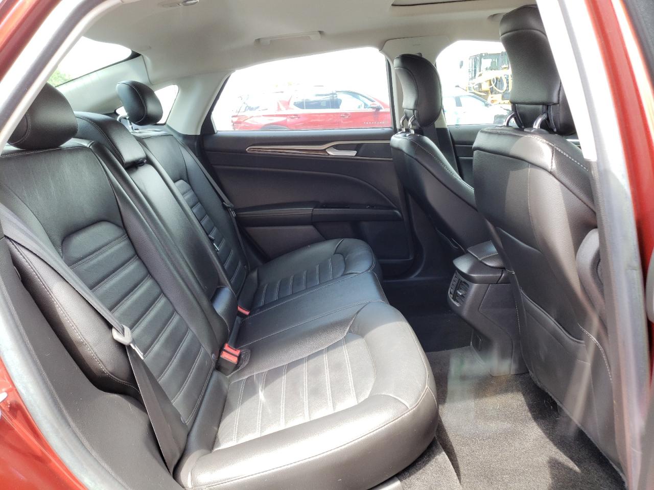 Photo 6 from auction – 2014 FORD FUSION SE with VIN 3FA6P0HDXER103033