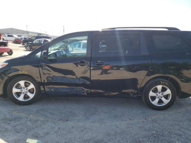 Photo 9 from auction – 2017 TOYOTA SIENNA LE with VIN 5TDKZ3DC0HS855584