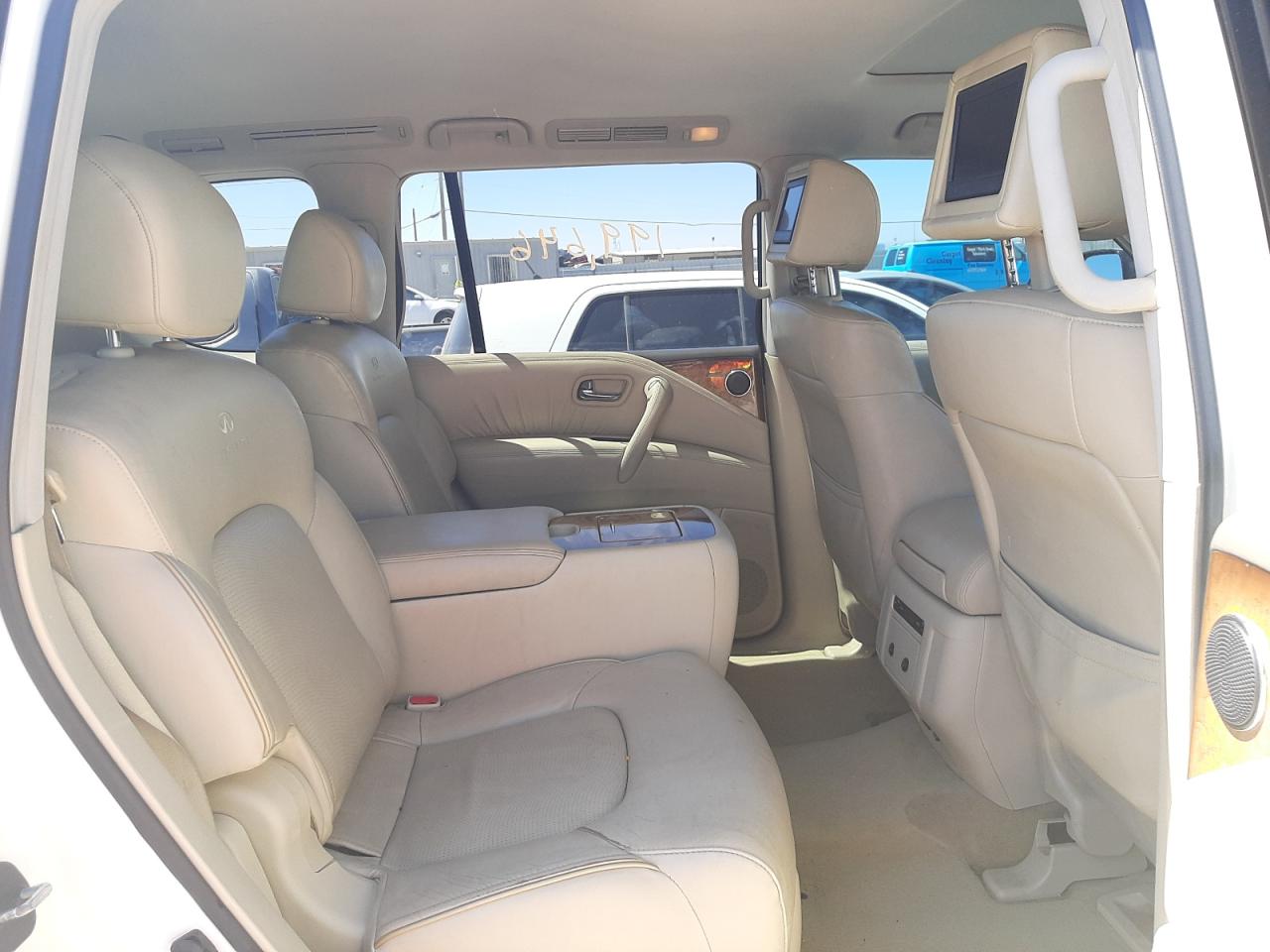Photo 18 from auction – 2011 INFINITI QX56 with VIN JN8AZ2NE7B9003328