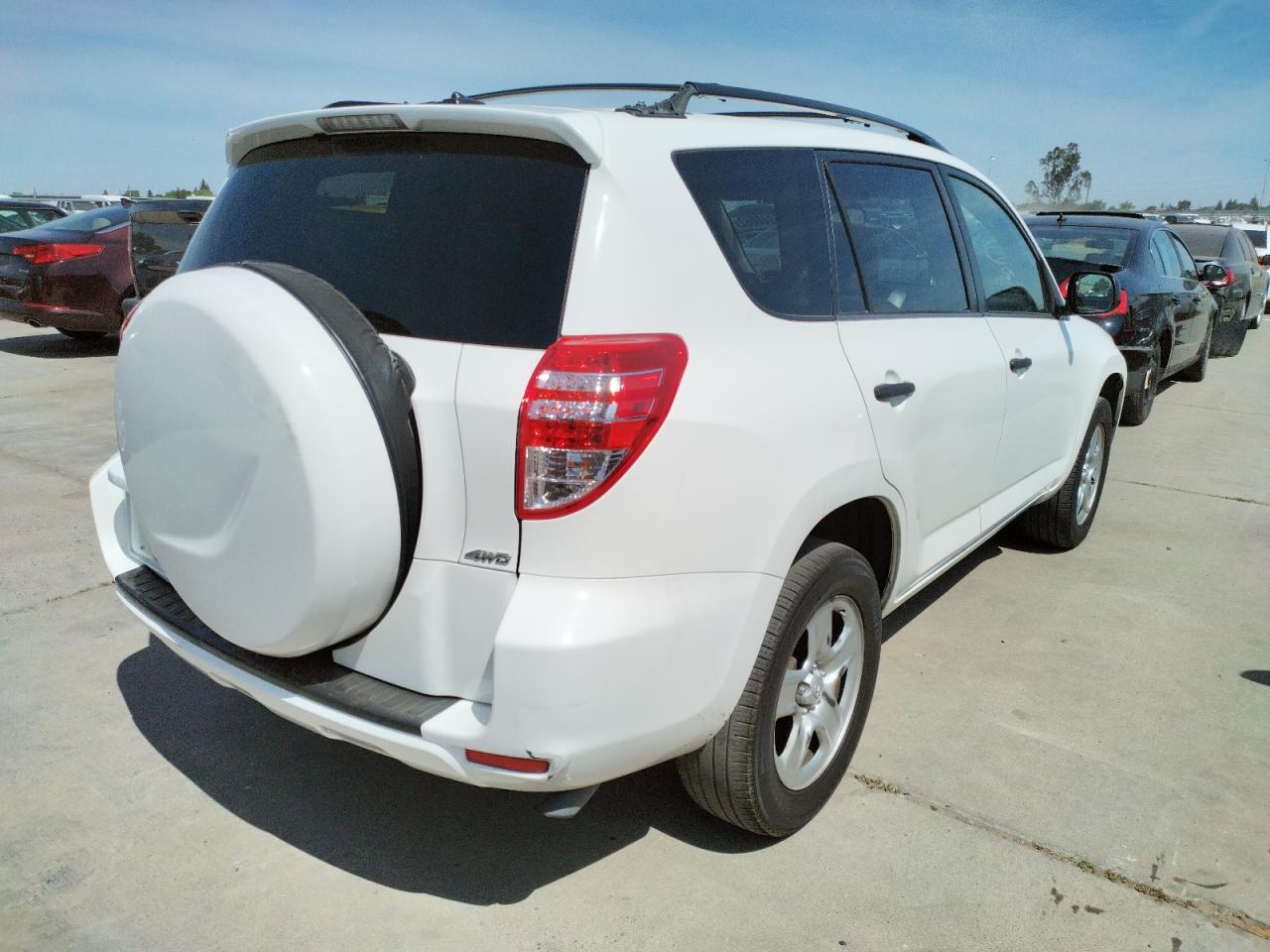 Photo 4 from auction – 2010 TOYOTA RAV4 with VIN JTMBF4DV8AD036789
