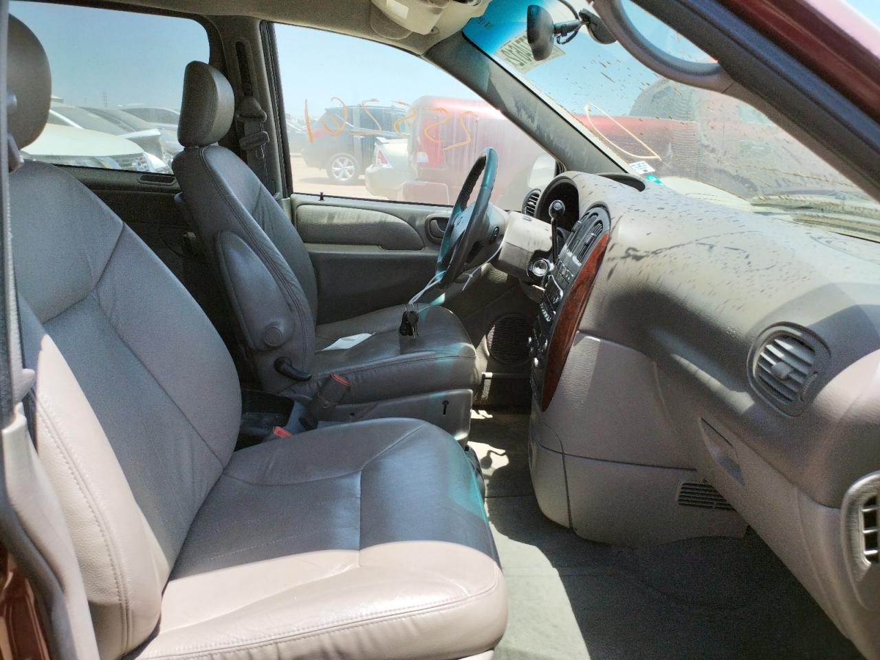 Photo 5 from auction – 2001 DODGE GRAND CARA with VIN 2B8GP54L51R317982