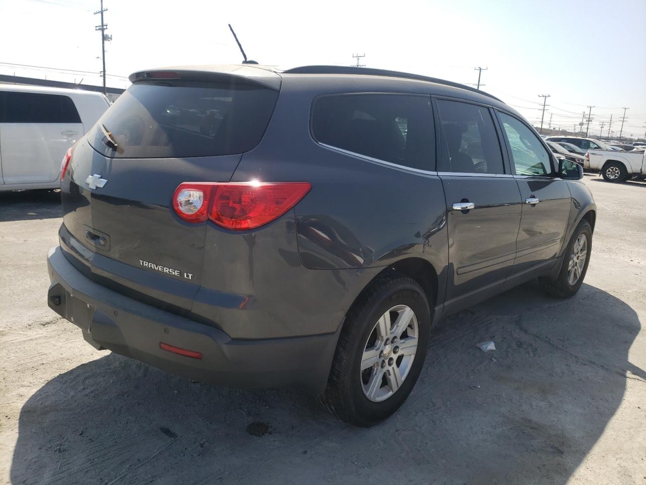 Photo 4 from auction – 2012 CHEVROLET TRAVERSE L with VIN 1GNKRGED5CJ258846
