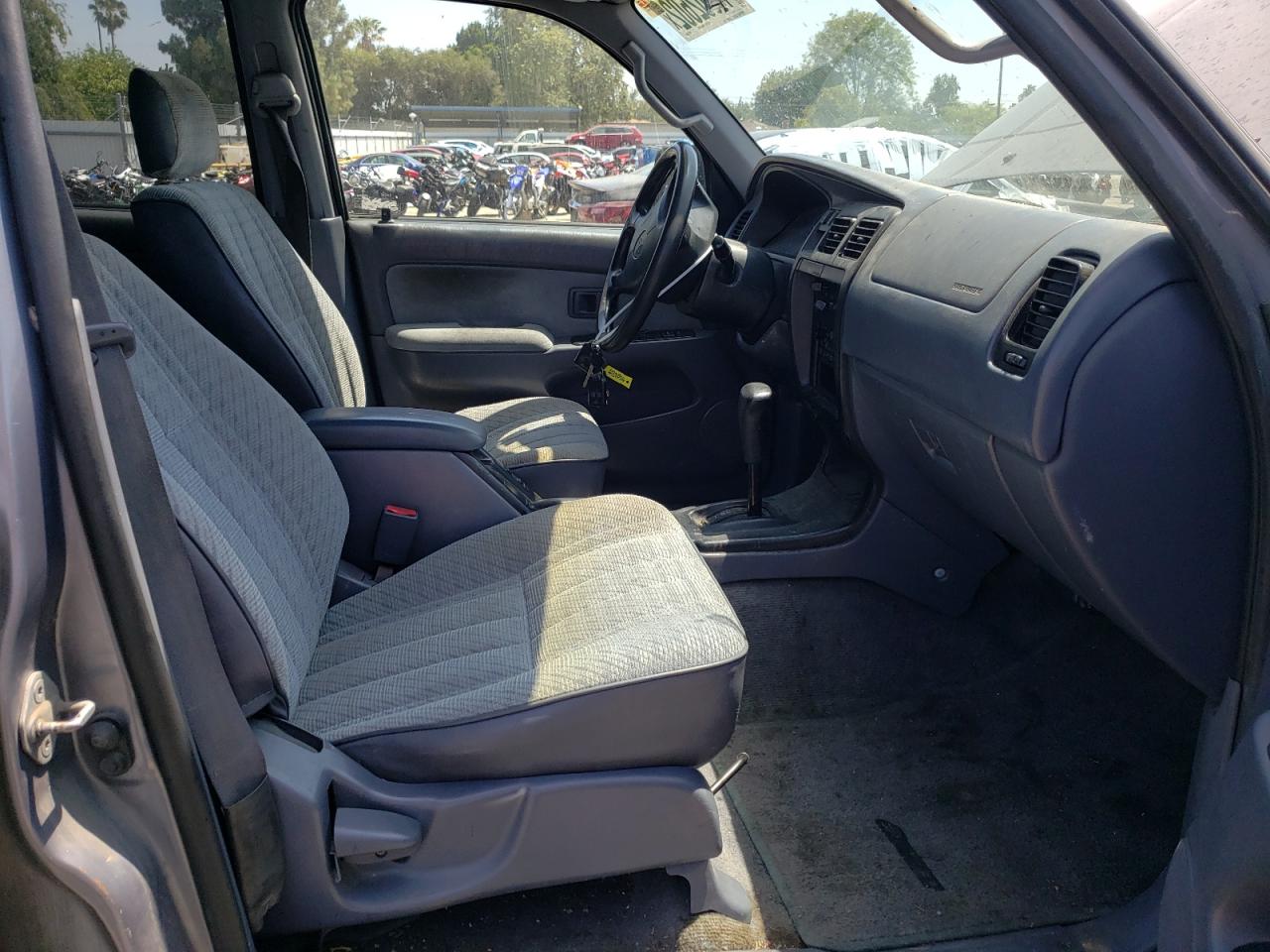 Photo 5 from auction – 1998 TOYOTA 4RUNNER with VIN JT3GM84R5W0028285