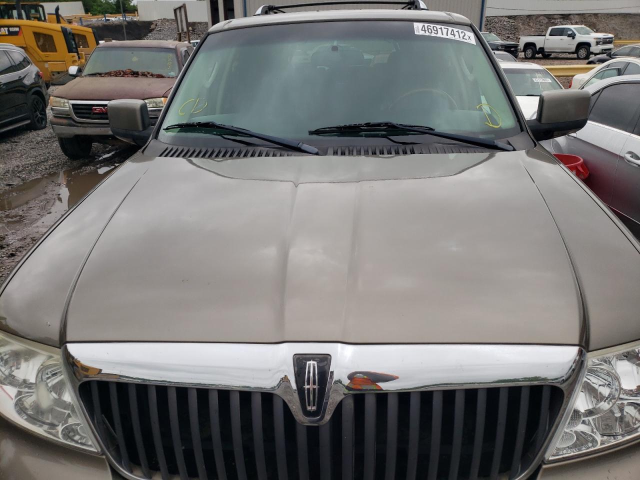 Photo 12 from auction – 2003 LINCOLN NAVIGATOR with VIN 5LMFU27R43LJ21785