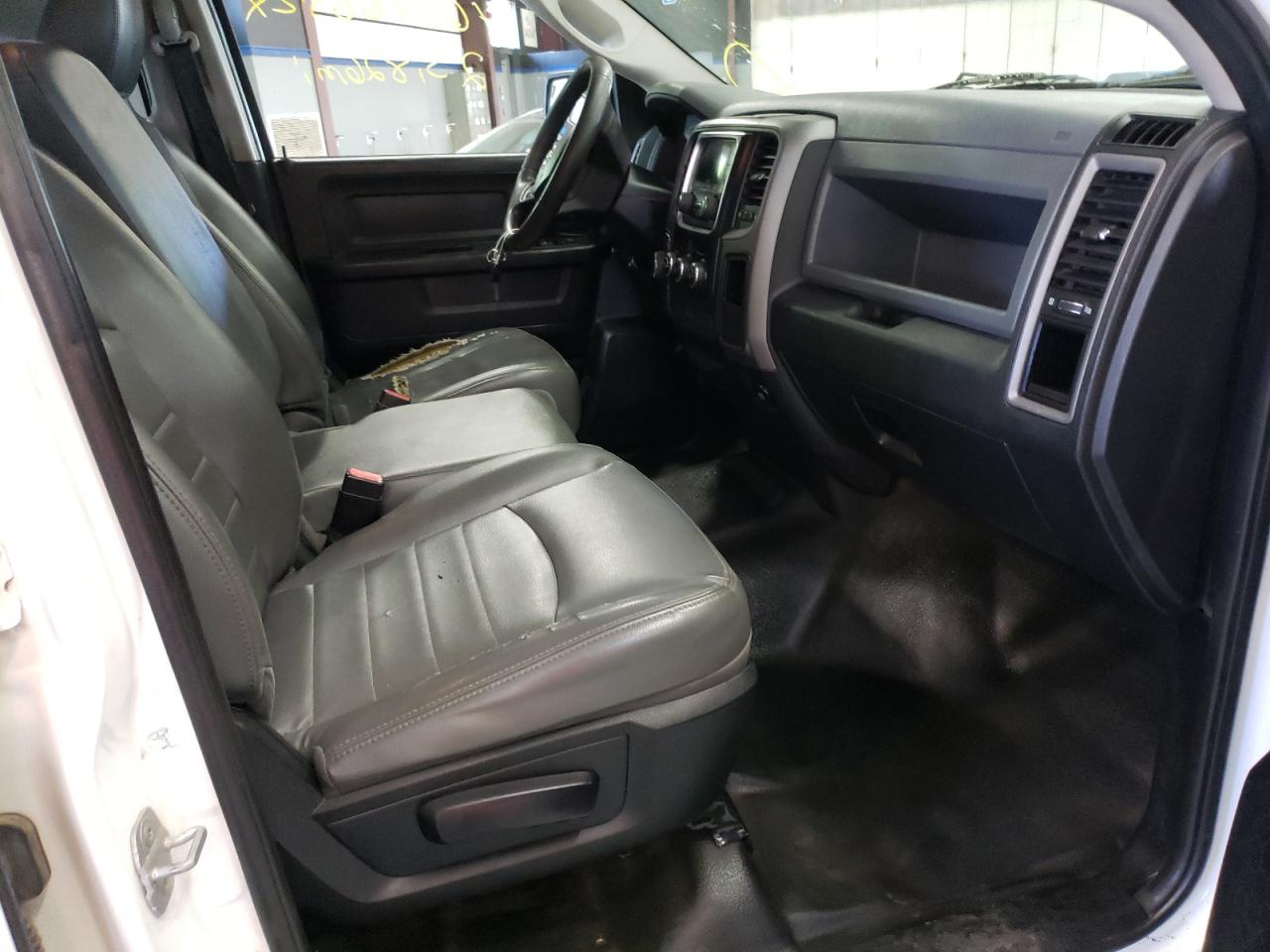 Photo 5 from auction – 2014 RAM 1500 ST with VIN 1C6RR7KG8ES350530