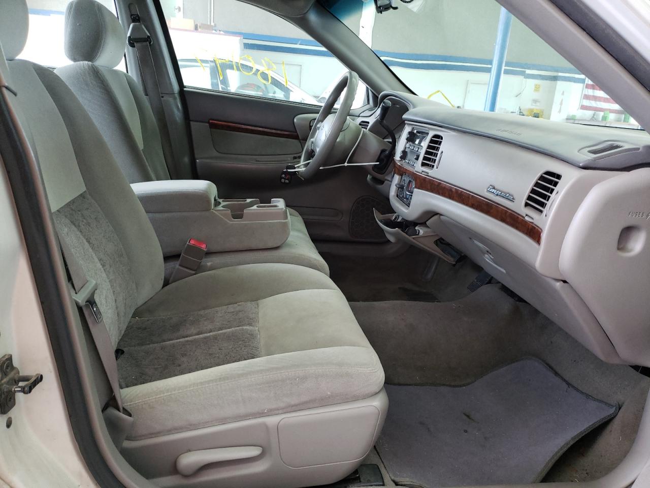 Photo 5 from auction – 2004 CHEVROLET IMPALA with VIN 2G1WF52E749102835