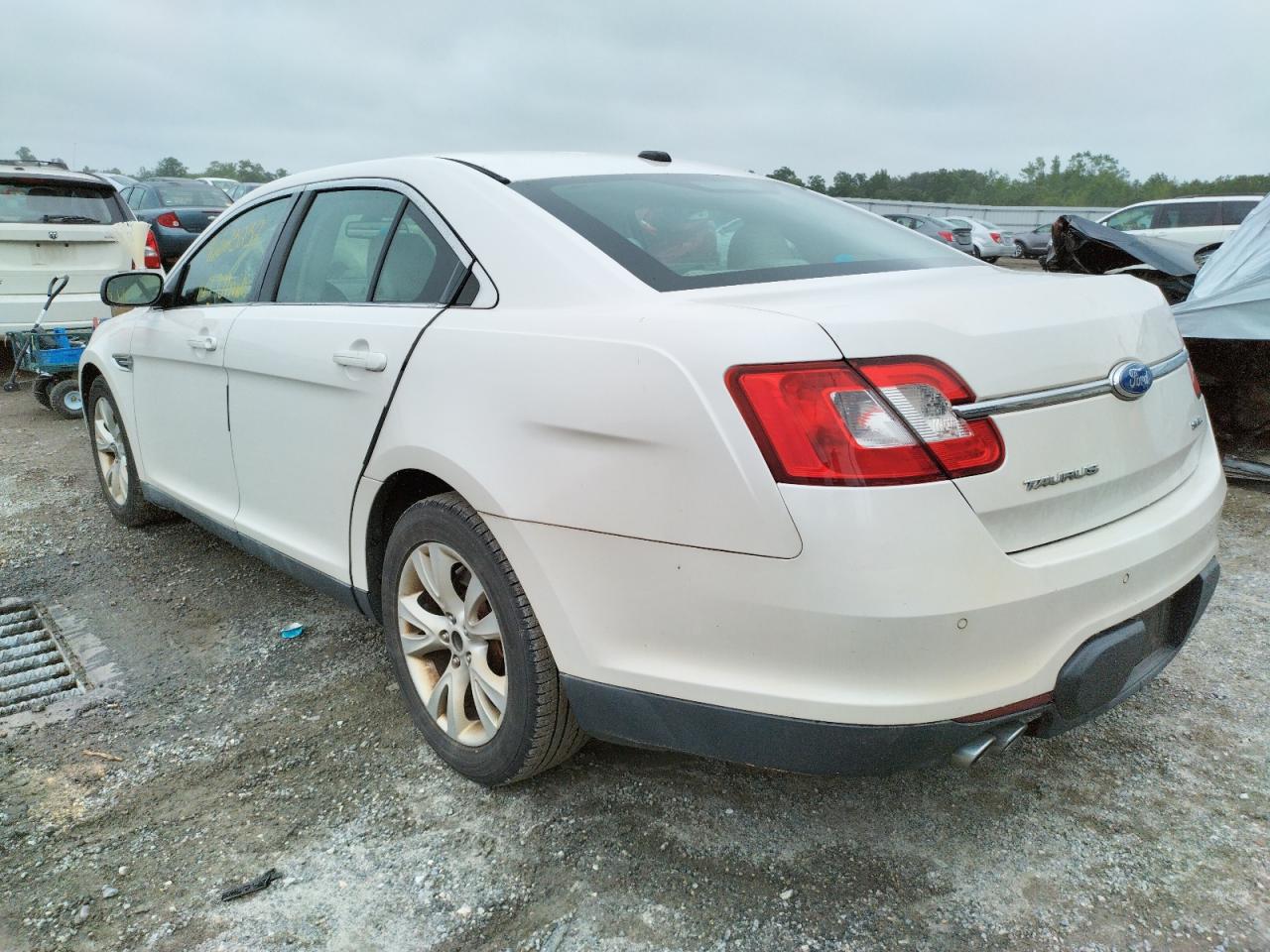 Photo 3 from auction – 2011 FORD TAURUS SEL with VIN 1FAHP2EW5BG171561