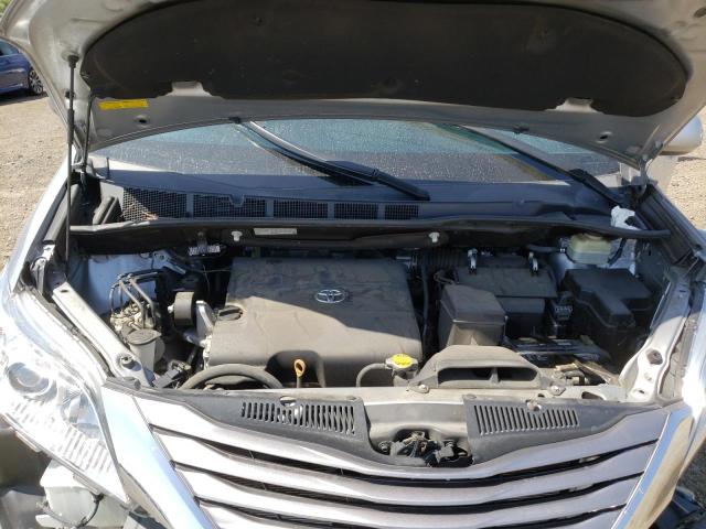 Photo 7 from auction – 2016 TOYOTA SIENNA XLE with VIN 5TDYK3DC4GS742153
