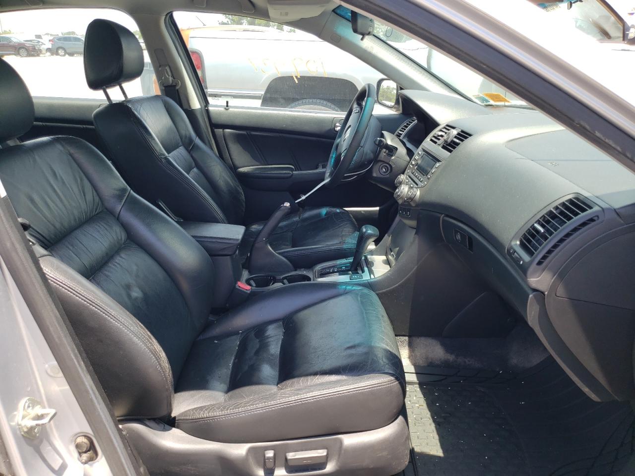 Photo 5 from auction – 2004 HONDA ACCORD with VIN 1HGCM66524A034451