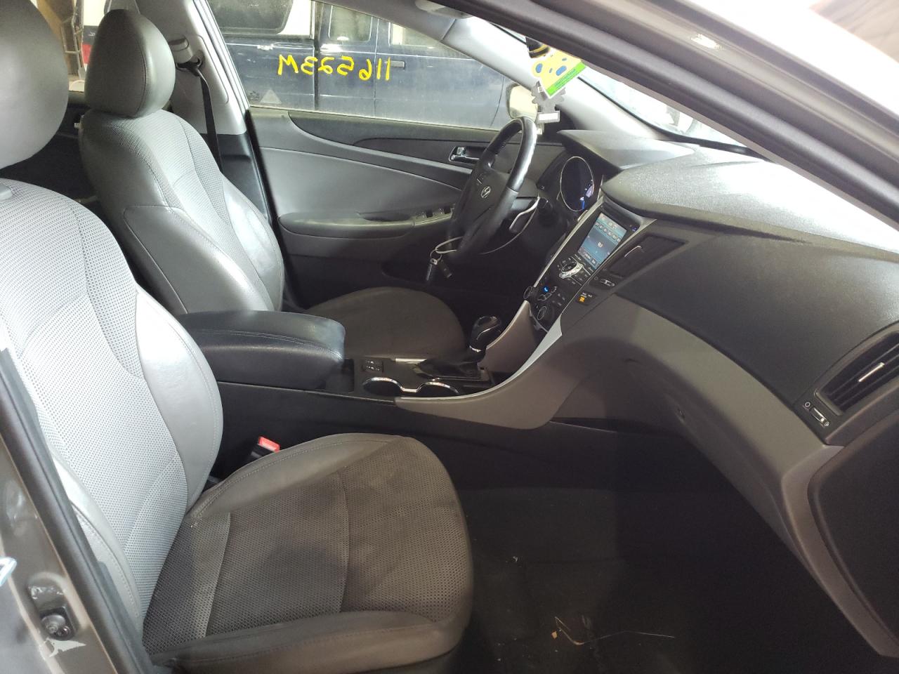 Photo 5 from auction – 2013 HYUNDAI SONATA SE with VIN 5NPEC4AB7DH559025