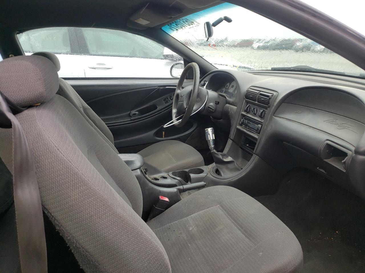 Photo 5 from auction – 2000 FORD MUSTANG with VIN 1FAFP4041YF233304