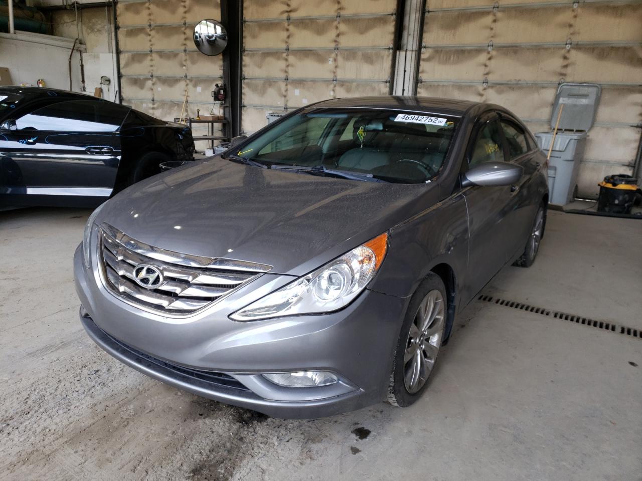 Photo 2 from auction – 2013 HYUNDAI SONATA SE with VIN 5NPEC4AB7DH559025