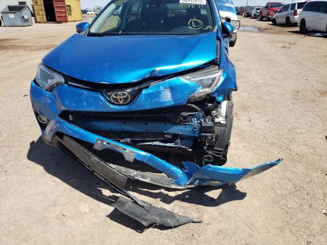 Photo 9 from auction – 2017 TOYOTA RAV4 XLE with VIN JTMWFREV8HJ107871
