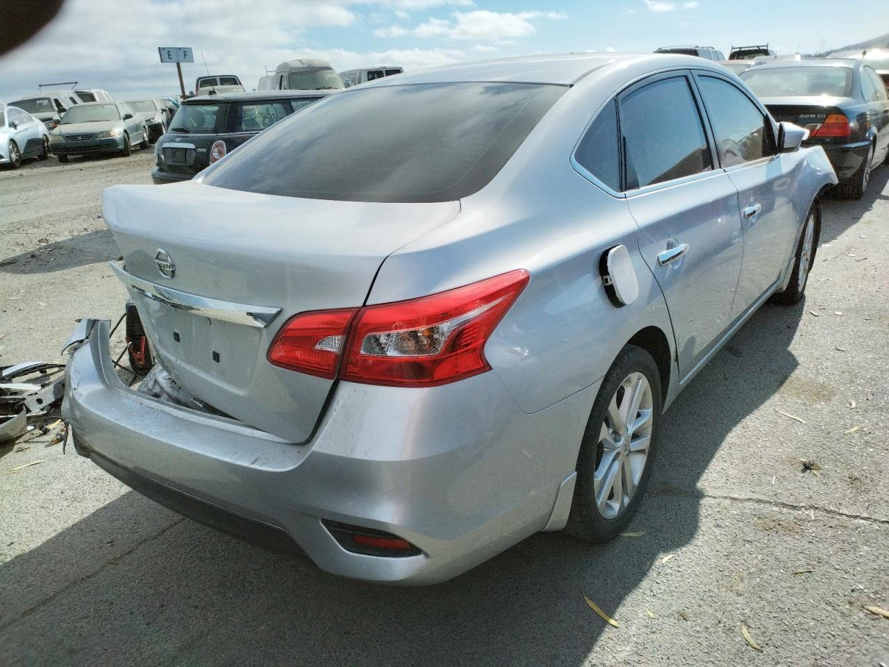 Photo 4 from auction – 2017 NISSAN SENTRA S with VIN 3N1AB7AP6HY242895