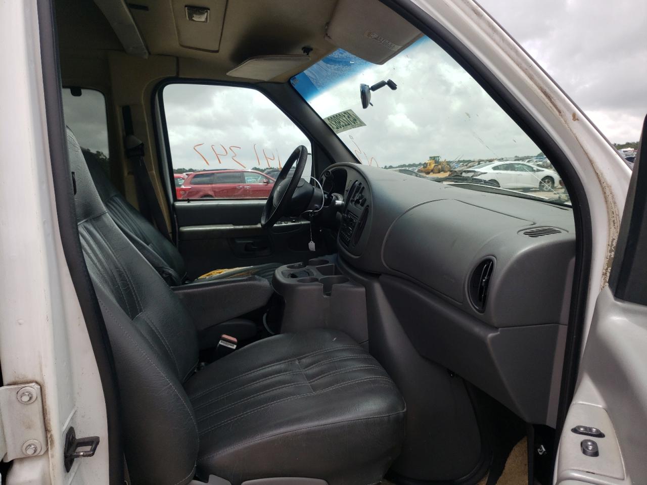 Photo 5 from auction – 2003 FORD ECONOLINE with VIN 1FDNS24L83HB21442