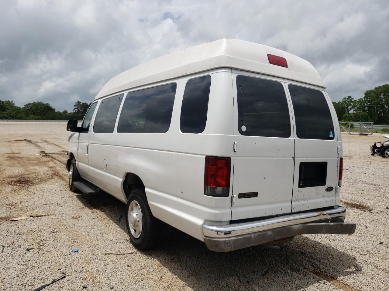Photo 3 from auction – 2003 FORD ECONOLINE with VIN 1FDNS24L83HB21442