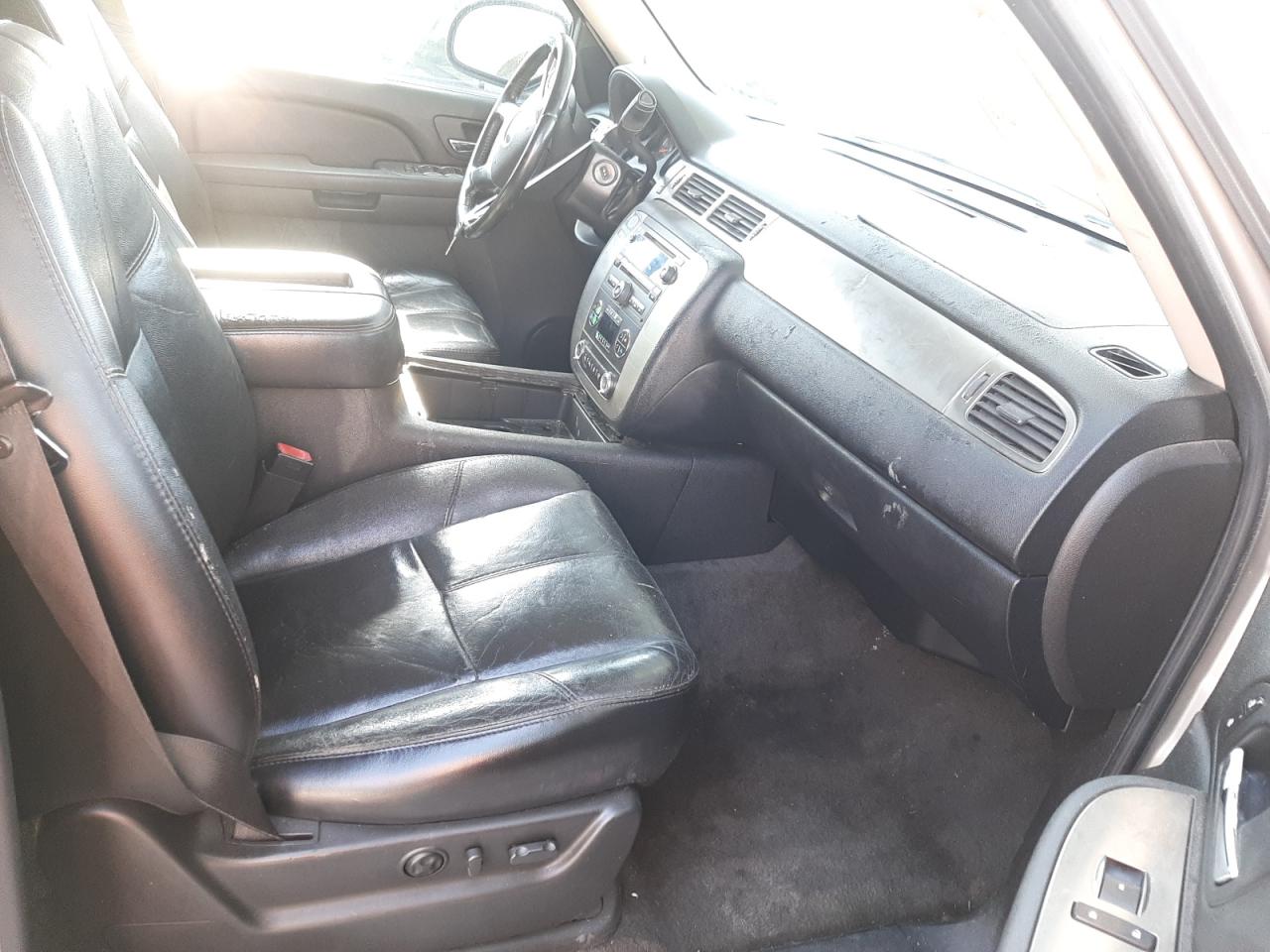 Photo 5 from auction – 2007 CHEVROLET SUBURBAN C with VIN 3GNFC16037G230661