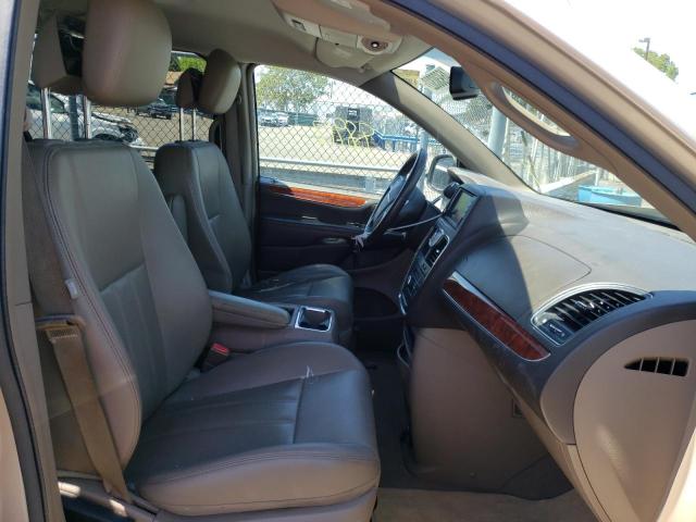 Photo 5 from auction – 2014 CHRYSLER TOWN & COU with VIN 2C4RC1BG7ER195865
