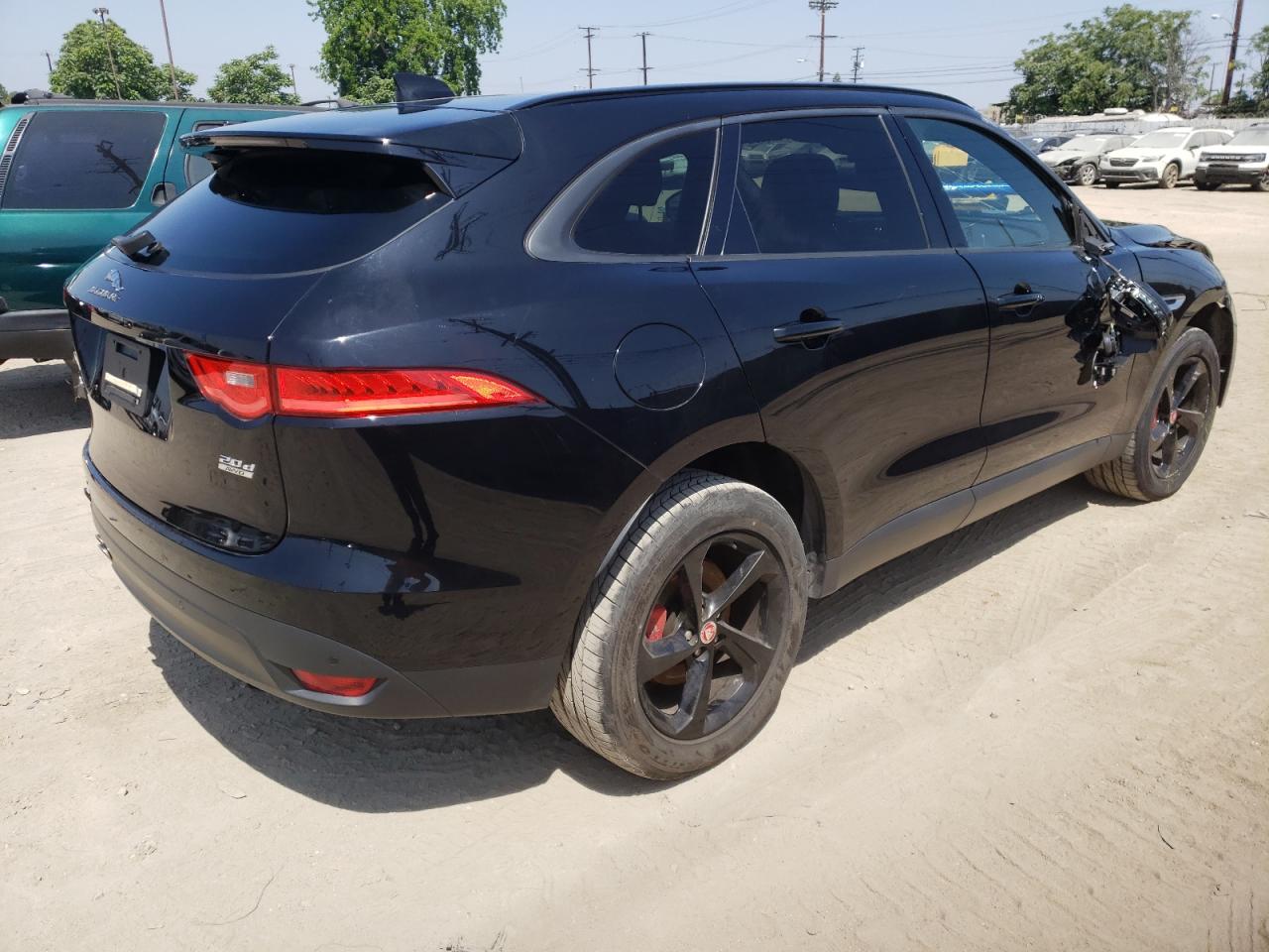 Photo 4 from auction – 2017 JAGUAR F-PACE PRE with VIN SADCJ2BN5HA091940