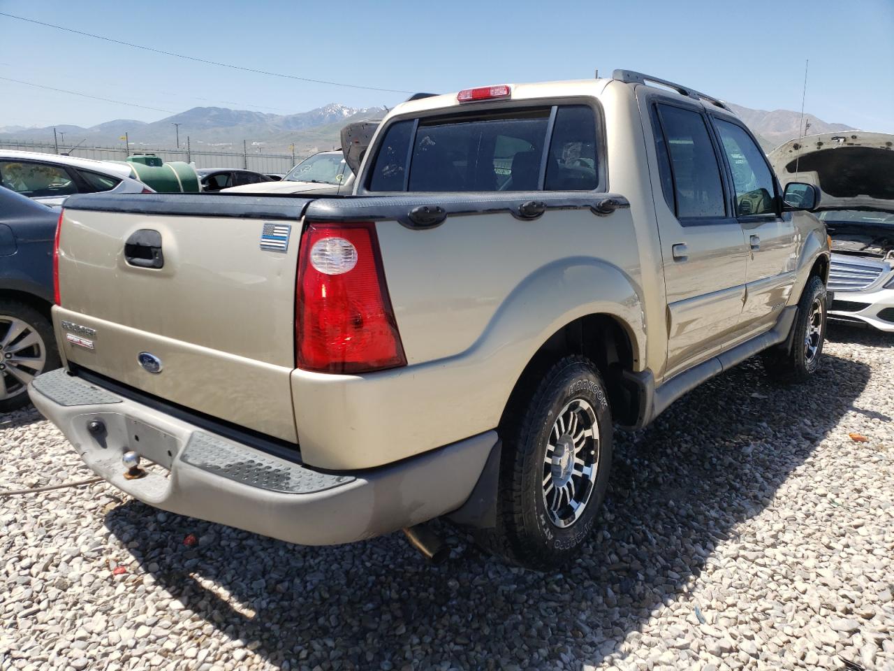 Photo 4 from auction – 2002 FORD EXPLORER S with VIN 1FMZU77E92UD39885