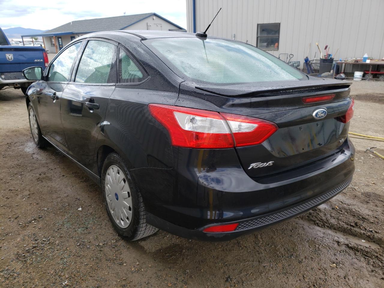 Photo 3 from auction – 2012 FORD FOCUS SE with VIN 1FAHP3F20CL109852