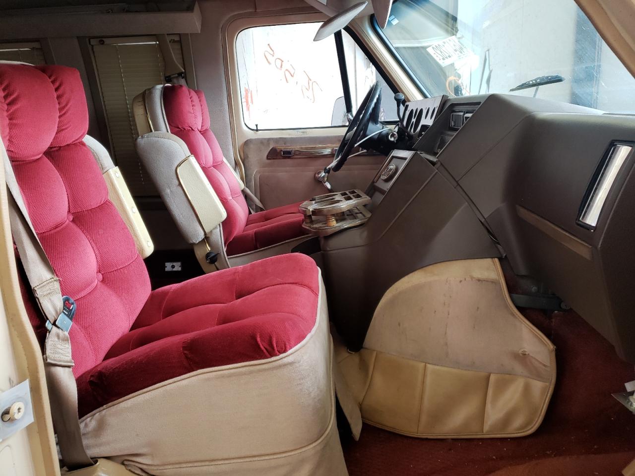 Photo 5 from auction – 1984 CHEVROLET G20 with VIN 1GBEG25H9E7209946
