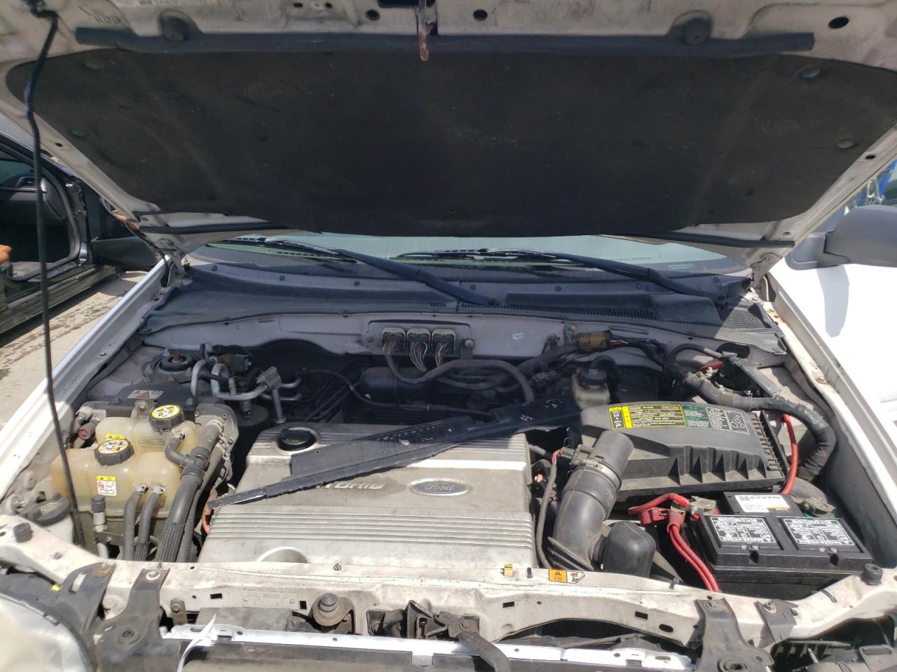 Photo 7 from auction – 2007 FORD ESCAPE HEV with VIN 1FMCU59H67KB36182