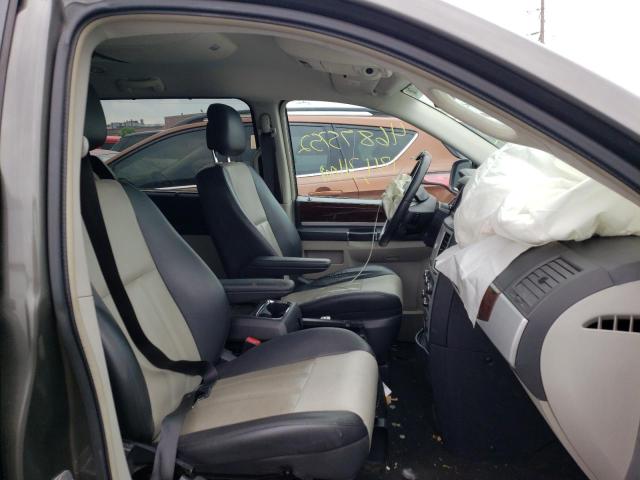 Photo 5 from auction – 2010 CHRYSLER TOWN & COU with VIN 2A4RR8DX3AR321647