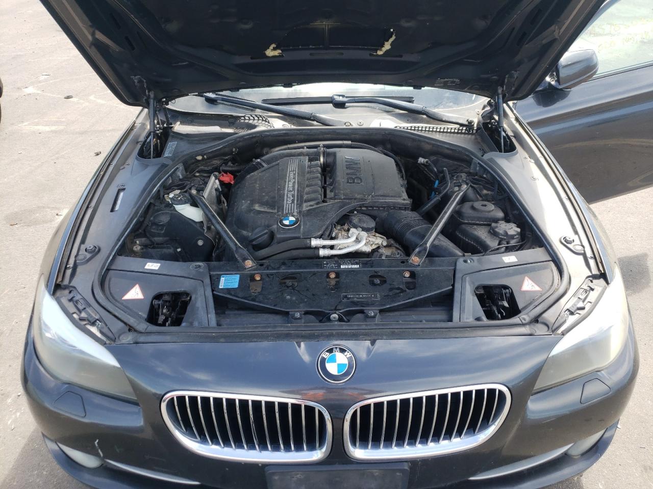 Photo 11 from auction – 2011 BMW 5 SERIES with VIN WBAFU7C5XBC771627