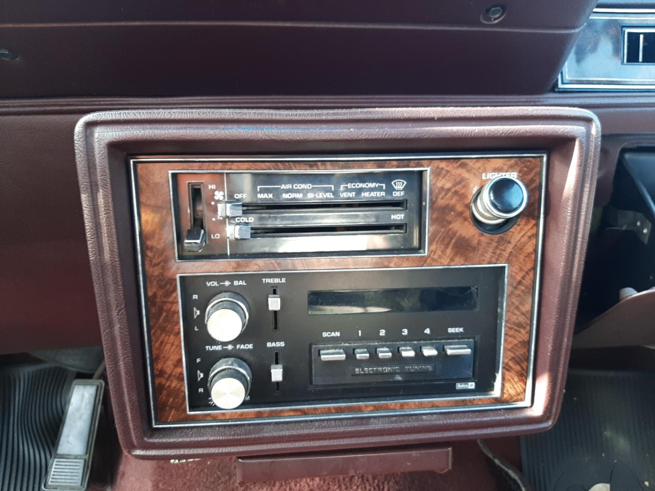 Photo 9 from auction – 1985 OLDSMOBILE CUTLASS SU with VIN 1G3GR47A9FP316359