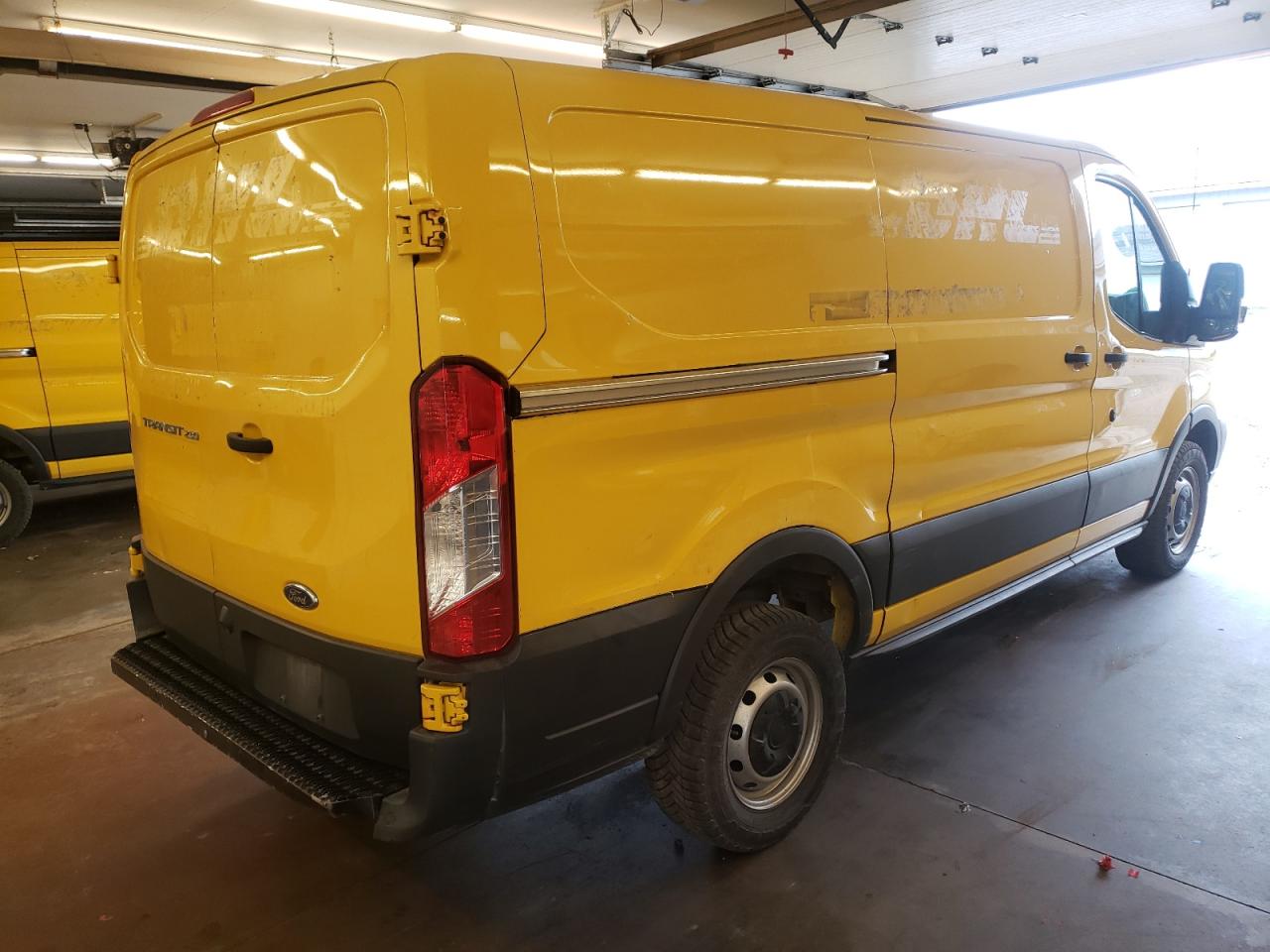 Photo 4 from auction – 2017 FORD TRANSIT T- with VIN 1FTYR1YM1HKA29089