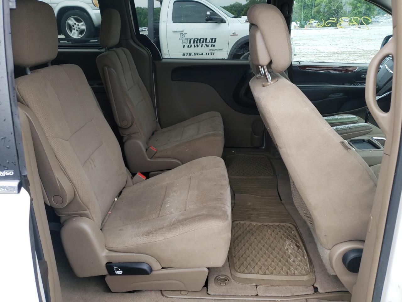 Photo 6 from auction – 2012 CHRYSLER TOWN & COU with VIN 2C4RC1BG5CR244834