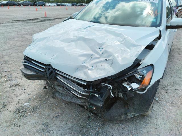 Photo 9 from auction – 2015 VOLKSWAGEN PASSAT S with VIN 1VWAT7A37FC102722