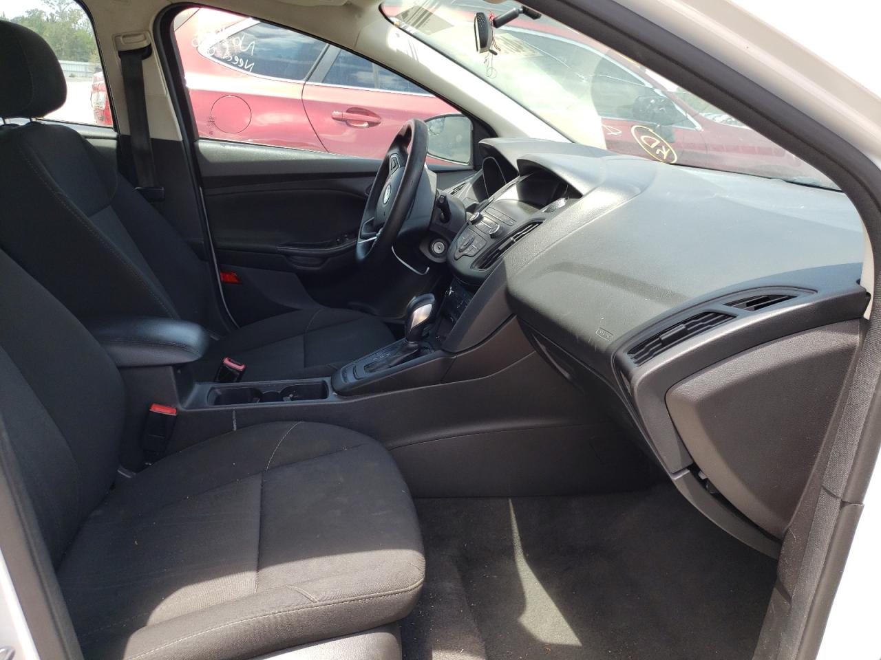 Photo 18 from auction – 2018 FORD FOCUS SE with VIN 1FADP3K23JL206027