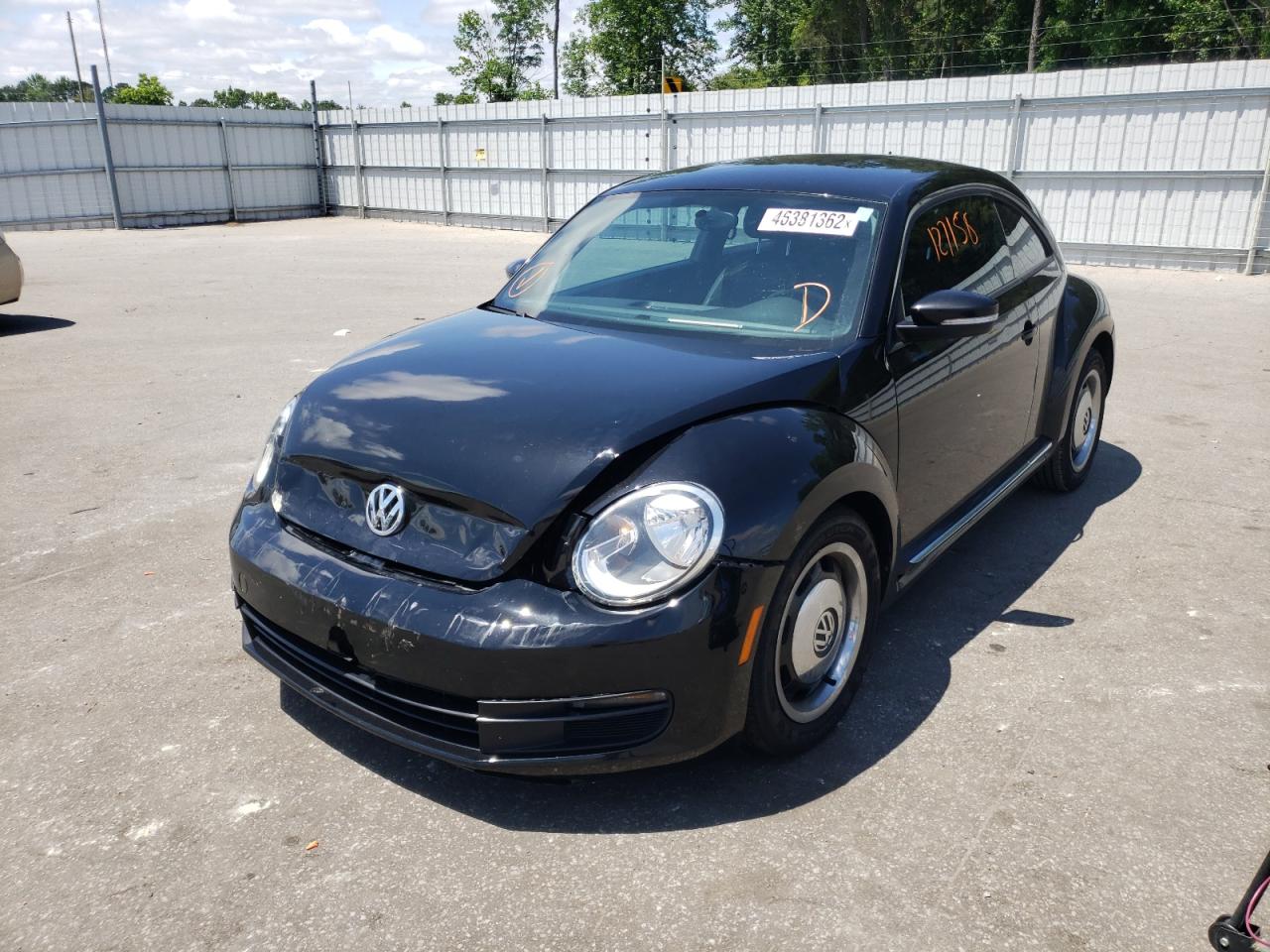 Photo 2 from auction – 2013 VOLKSWAGEN BEETLE with VIN 3VWJP7AT3DM618883