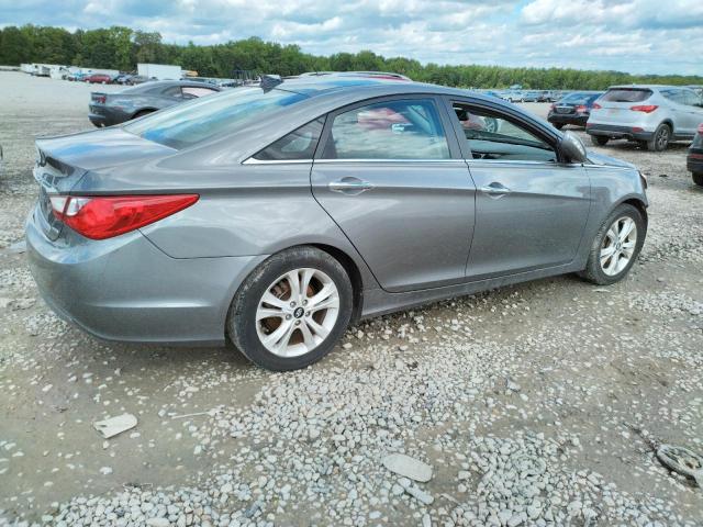Photo 4 from auction – 2013 HYUNDAI SONATA SE with VIN 5NPEC4AC3DH568877