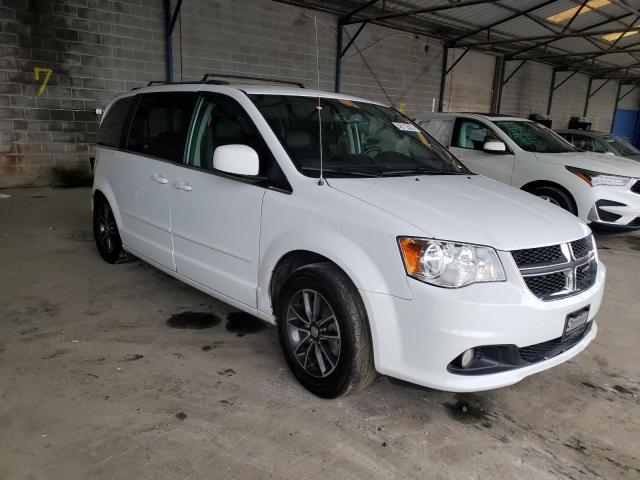 DODGE GRAND CARA 2017 z numerem VIN 2C4RDGCG6HR589599 - Zdjęcie z aukcji