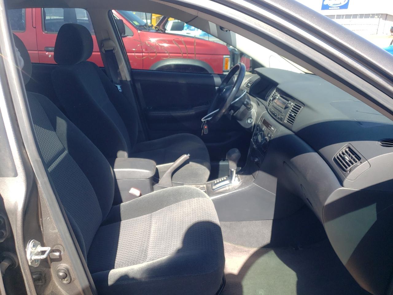 Photo 5 from auction – 2005 TOYOTA COROLLA CE with VIN 1NXBR32E45Z394588
