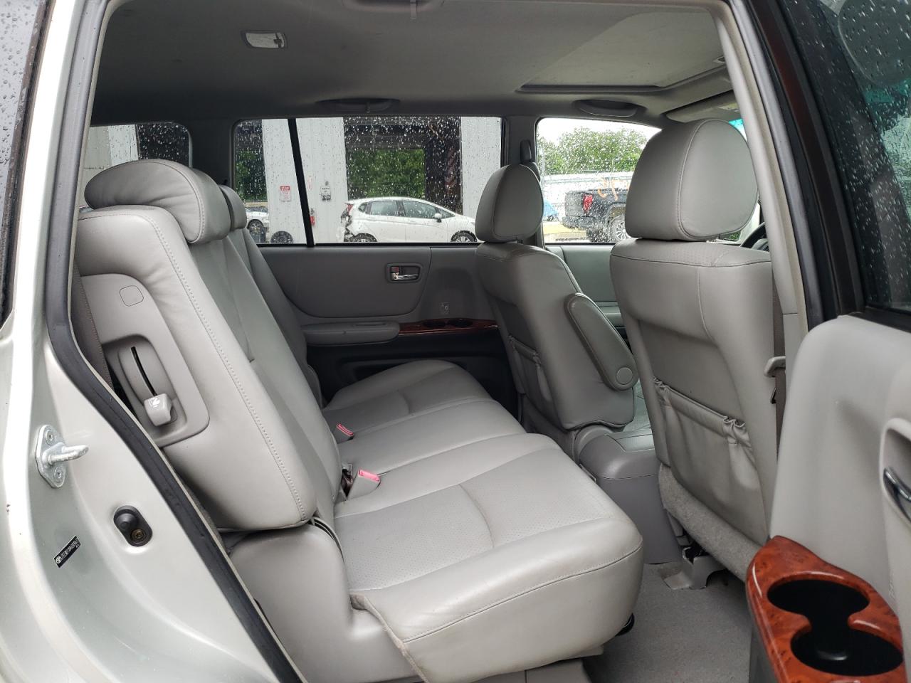 Photo 6 from auction – 2006 TOYOTA HIGHLANDER with VIN JTEEW21A960009677