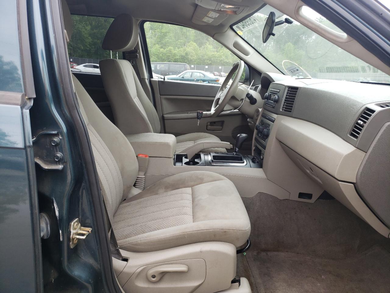 Photo 19 from auction – 2005 JEEP GRAND CHER with VIN 1J4GS48K85C533073