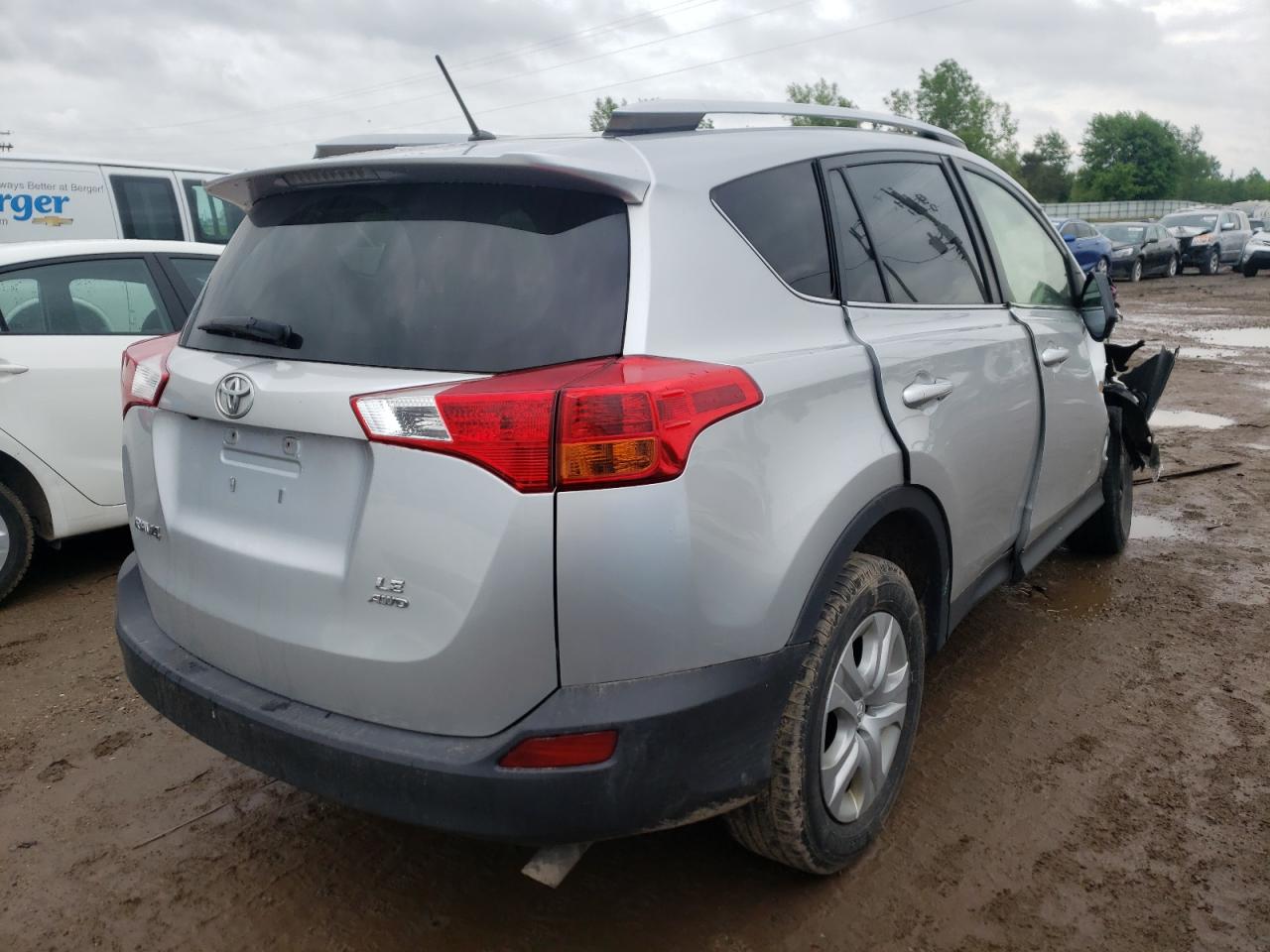 Photo 17 from auction – 2014 TOYOTA RAV4 LE with VIN JTMBFREV0EJ010772