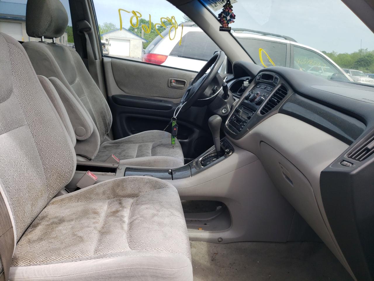 Photo 5 from auction – 2002 TOYOTA HIGHLANDER with VIN JTEGF21A320038045