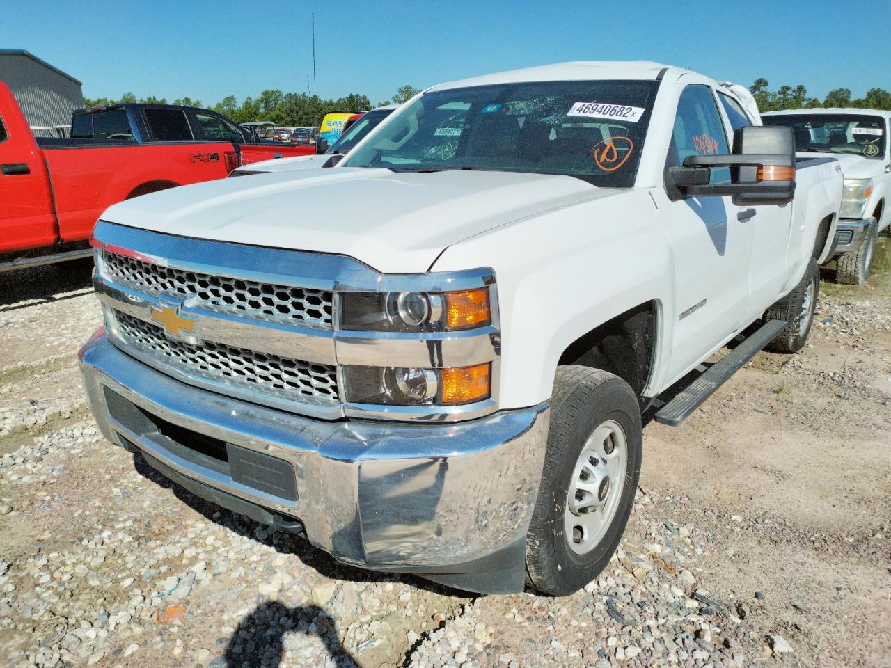 Photo 2 from auction – 2019 CHEVROLET SILVERADO with VIN 2GC2KREG0K1114388
