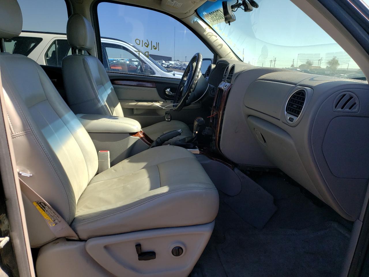 Photo 5 from auction – 2005 GMC ENVOY with VIN 1GKDT13S452354146