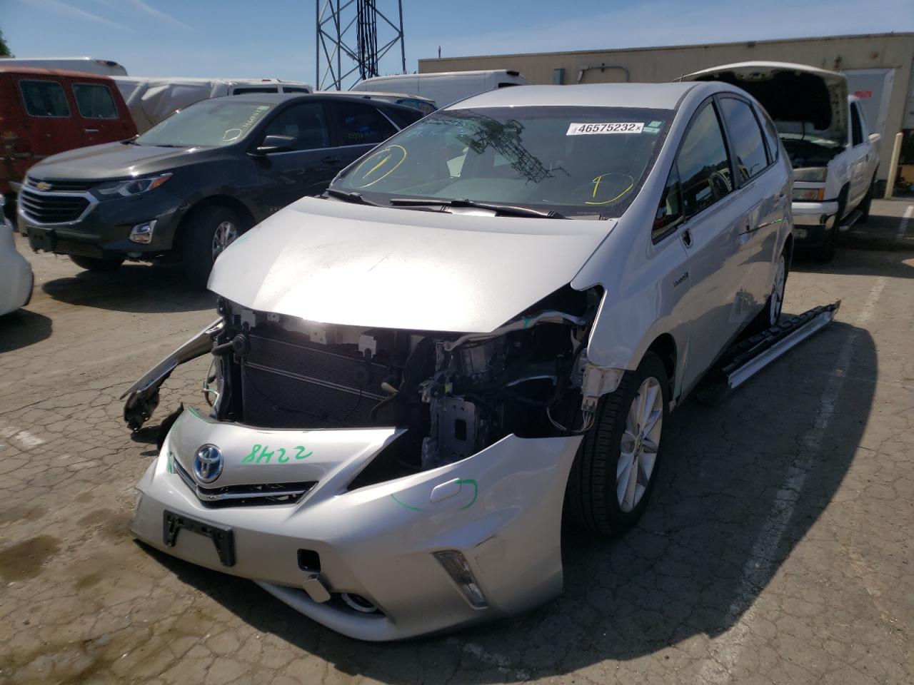 Photo 14 from auction – 2014 TOYOTA PRIUS V with VIN JTDZN3EU9E3322020