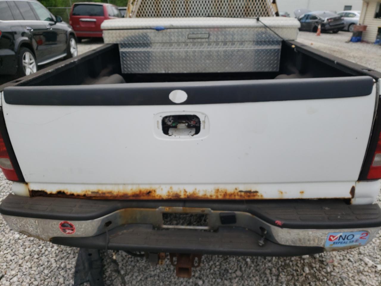 Photo 6 from auction – 2005 CHEVROLET SILVERADO with VIN 1GCEK14T15Z234113
