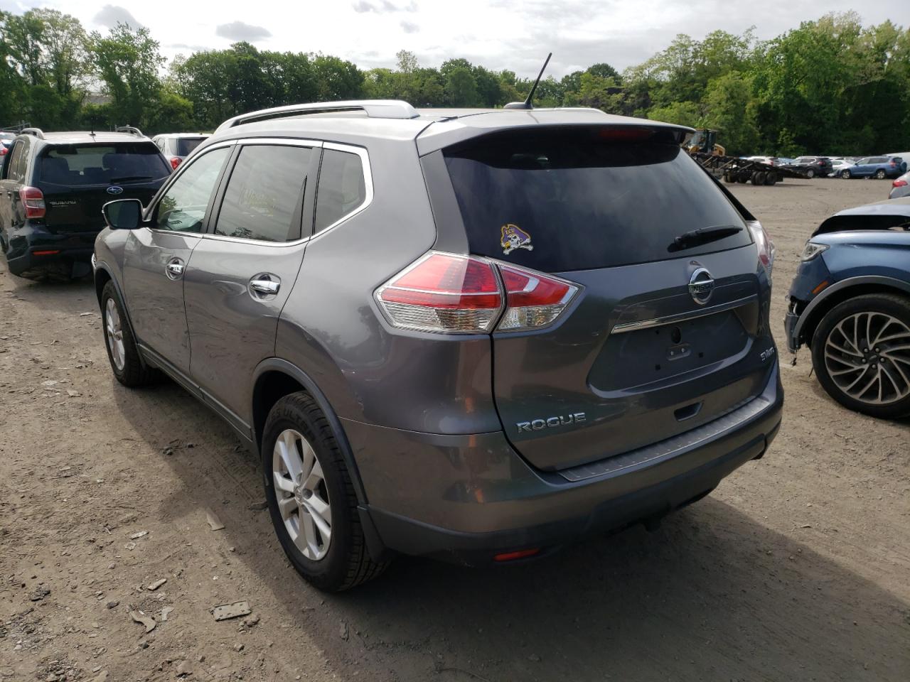 Photo 3 from auction – 2015 NISSAN ROGUE S with VIN KNMAT2MV8FP506964