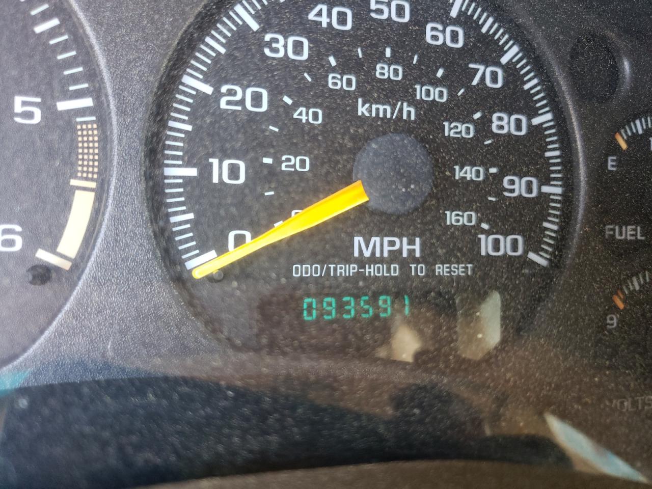 Photo 8 from auction – 2000 CHEVROLET BLAZER with VIN 1GNDT13W5YK264045